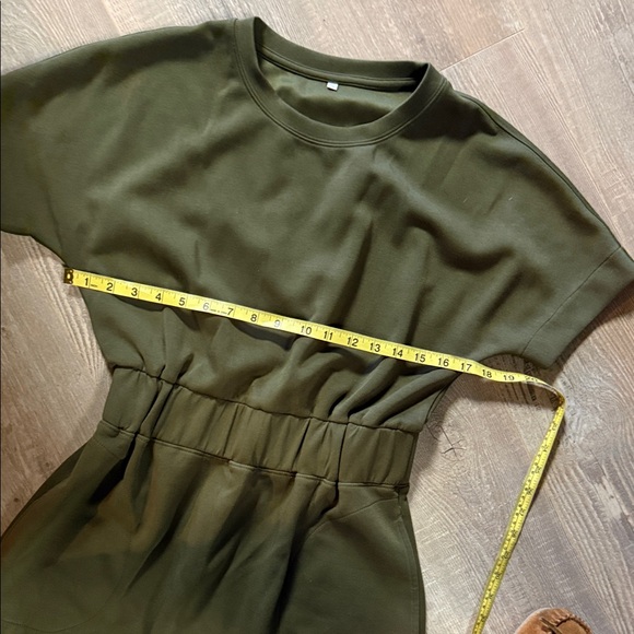 Chic Olive Green Dress with Elastic Waist and Pockets - Picture 5 of 10